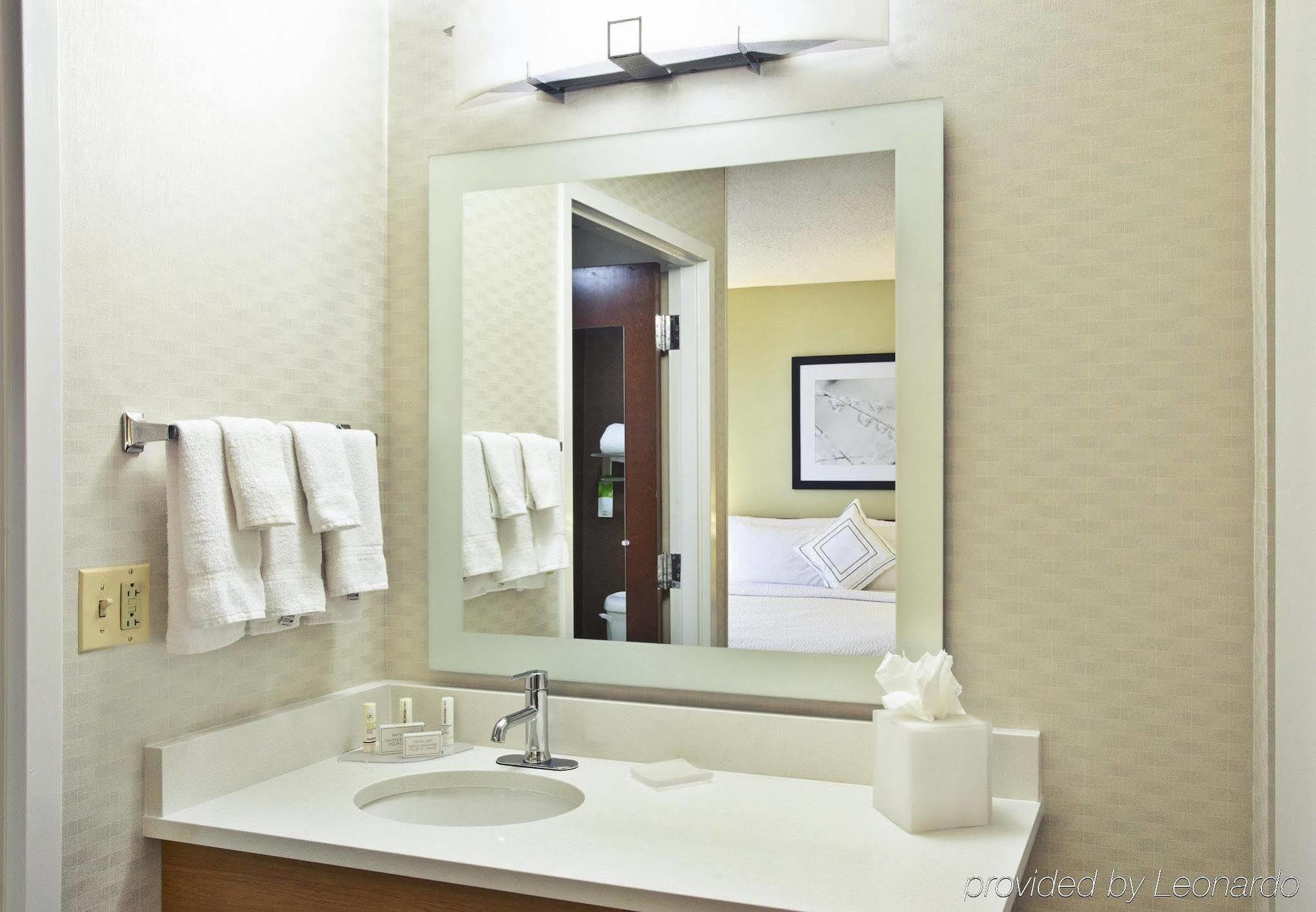 Springhill By Marriott Chicago Oakbrook Area 3*