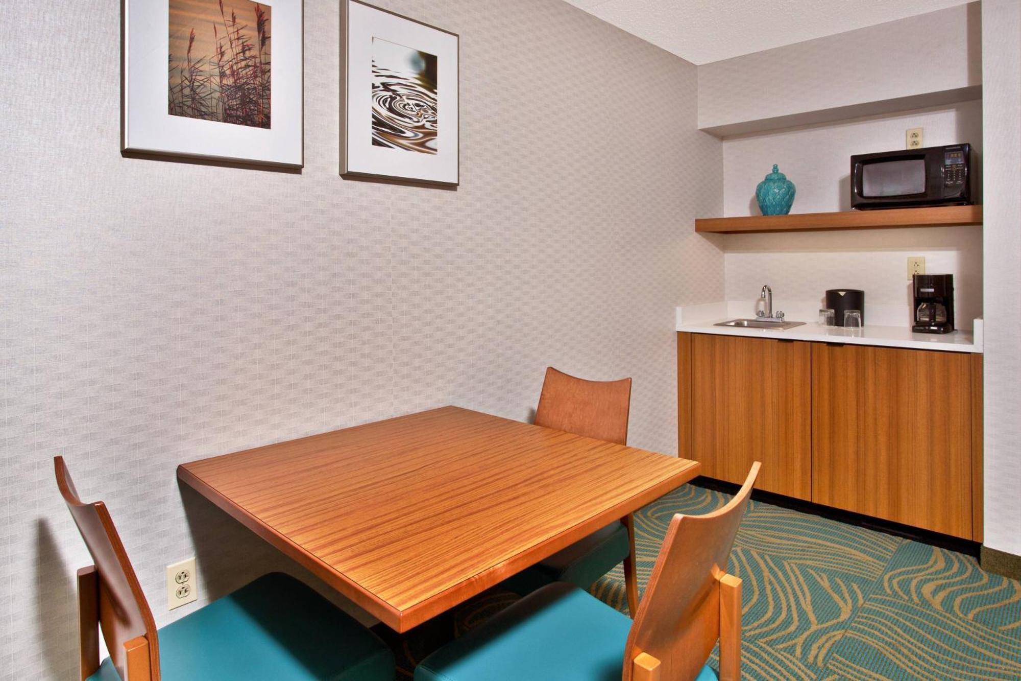 Springhill By Marriott Chicago Oakbrook Area Hotel
